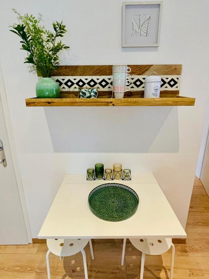 Colorful & Quiet Apartment In Beautiful Viennese Building Εξωτερικό φωτογραφία