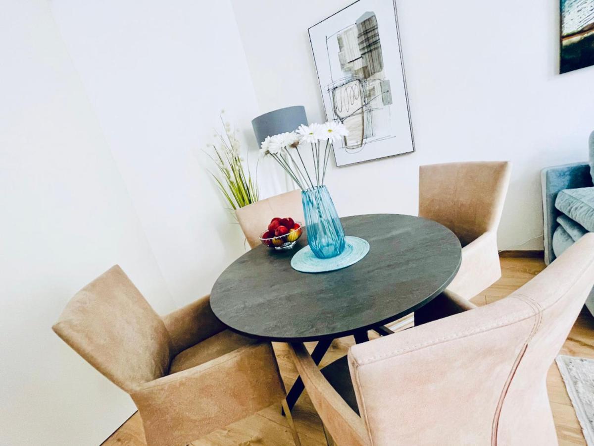 Colorful & Quiet Apartment In Beautiful Viennese Building Εξωτερικό φωτογραφία